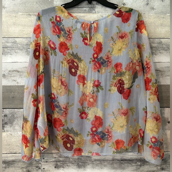 Women’s Floral Blouse - Picture 2 of 2